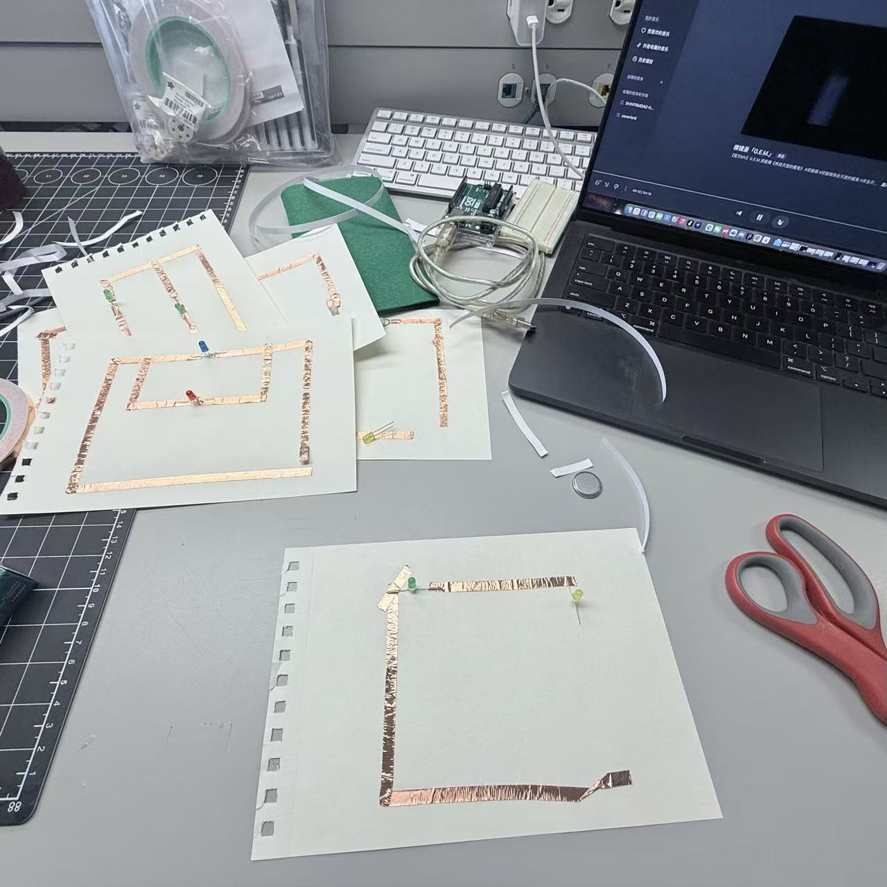 These are photos taken during the classroom process.