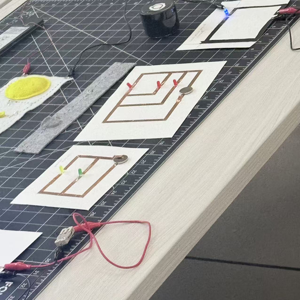 These are photos taken during the classroom process.