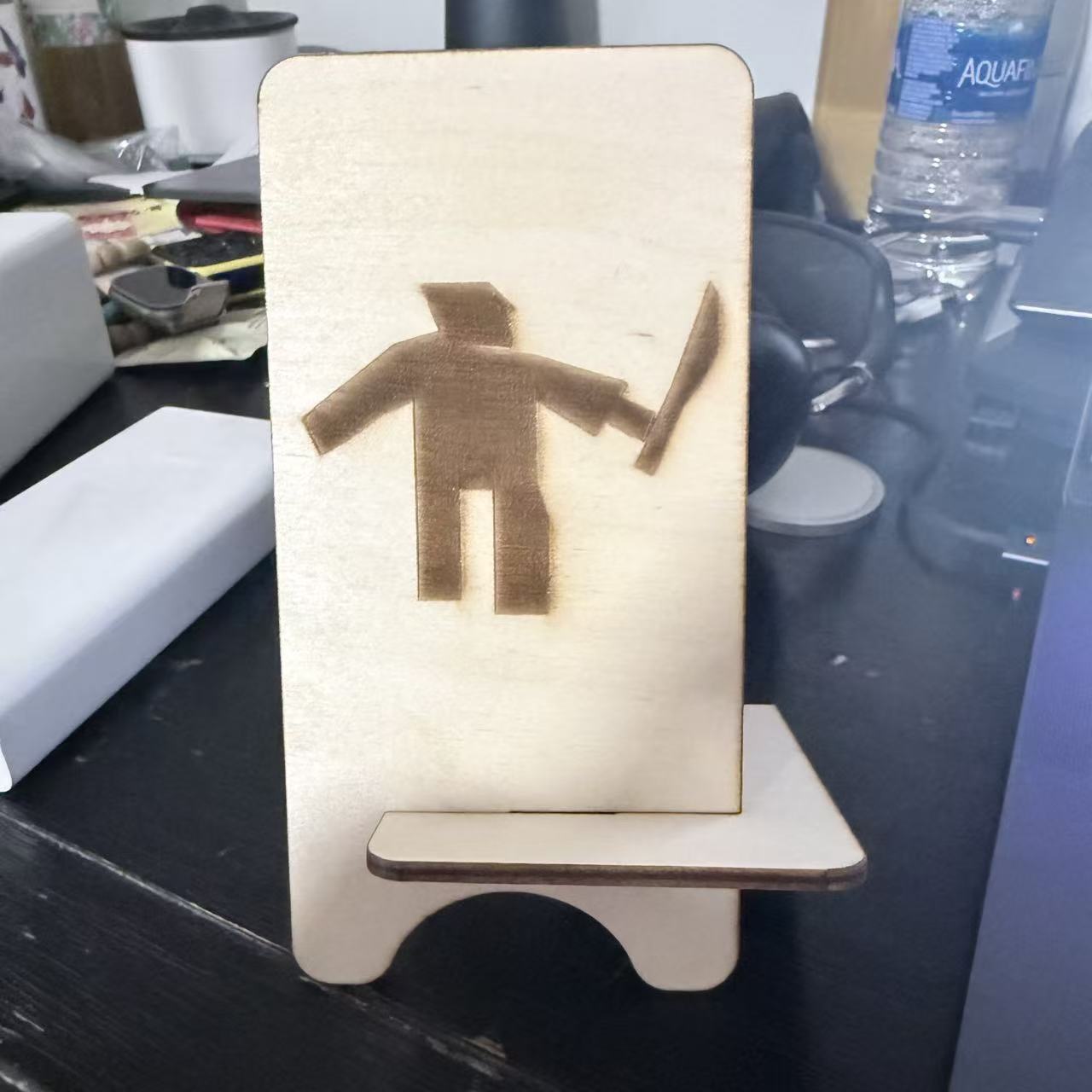 This is a model I laser-cut following an instructional video.